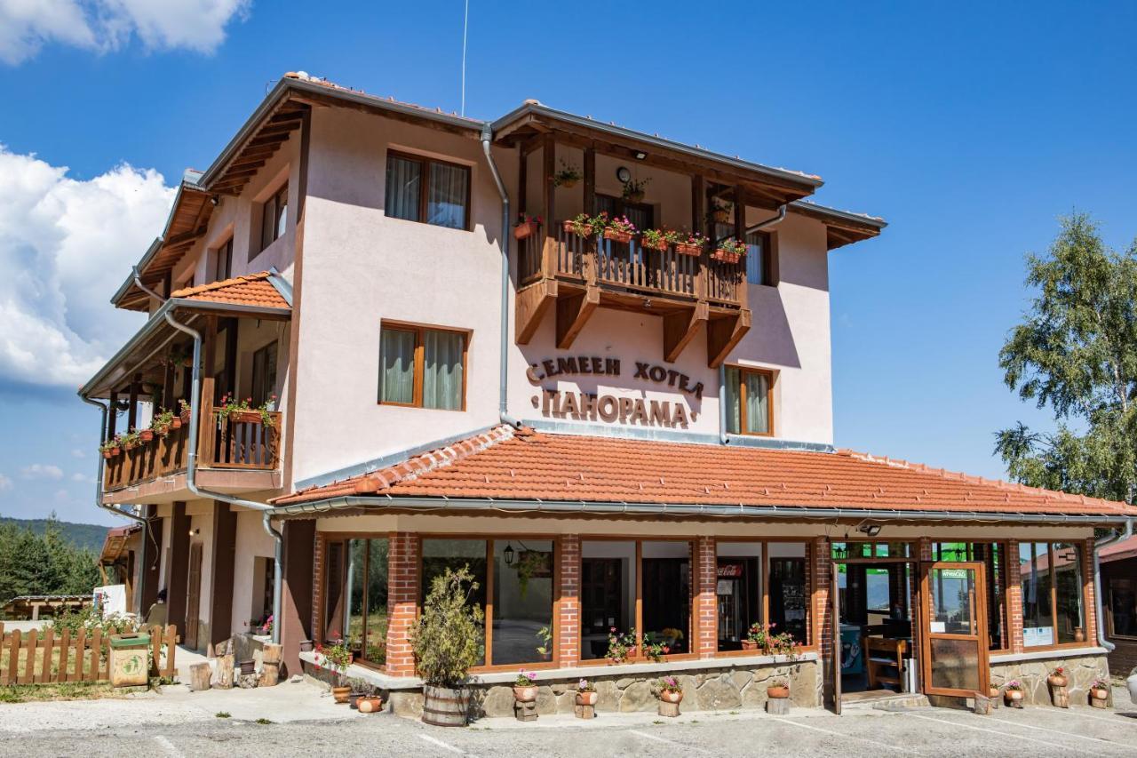 Family Hotel Panorama Chiflik Exterior foto